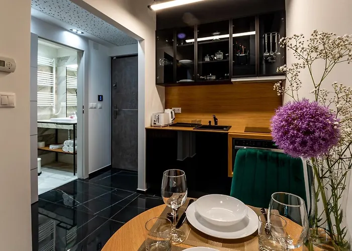 Lägenhetshotell Noir 4*